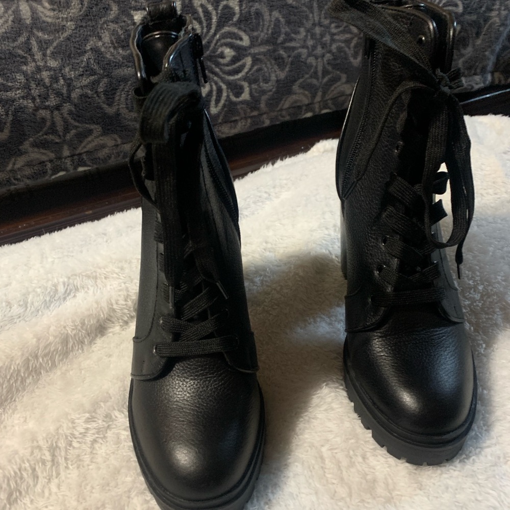 Steve Madden Black Laurie combat style ankle boots
